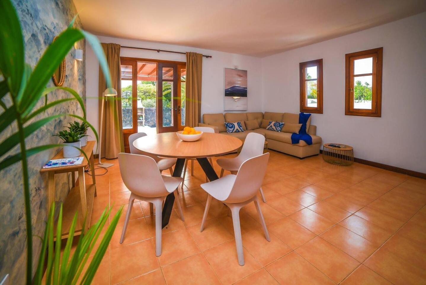 Agradable Y Familiar Con Piscina Casa Inima Villa Playa Blanca  Exteriör bild